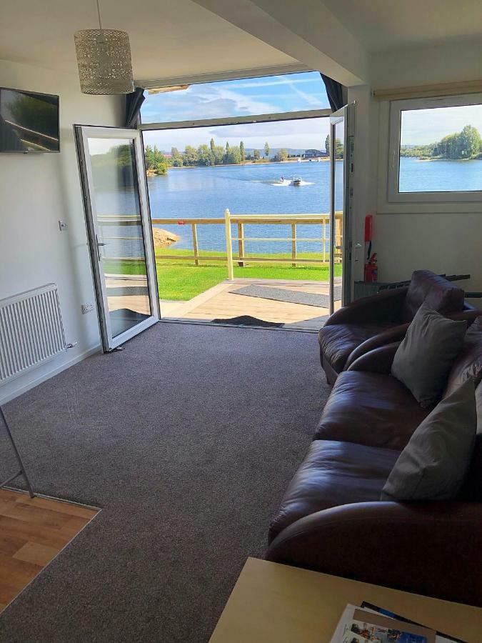 Premium Lake Lodges Chichester Exterior photo